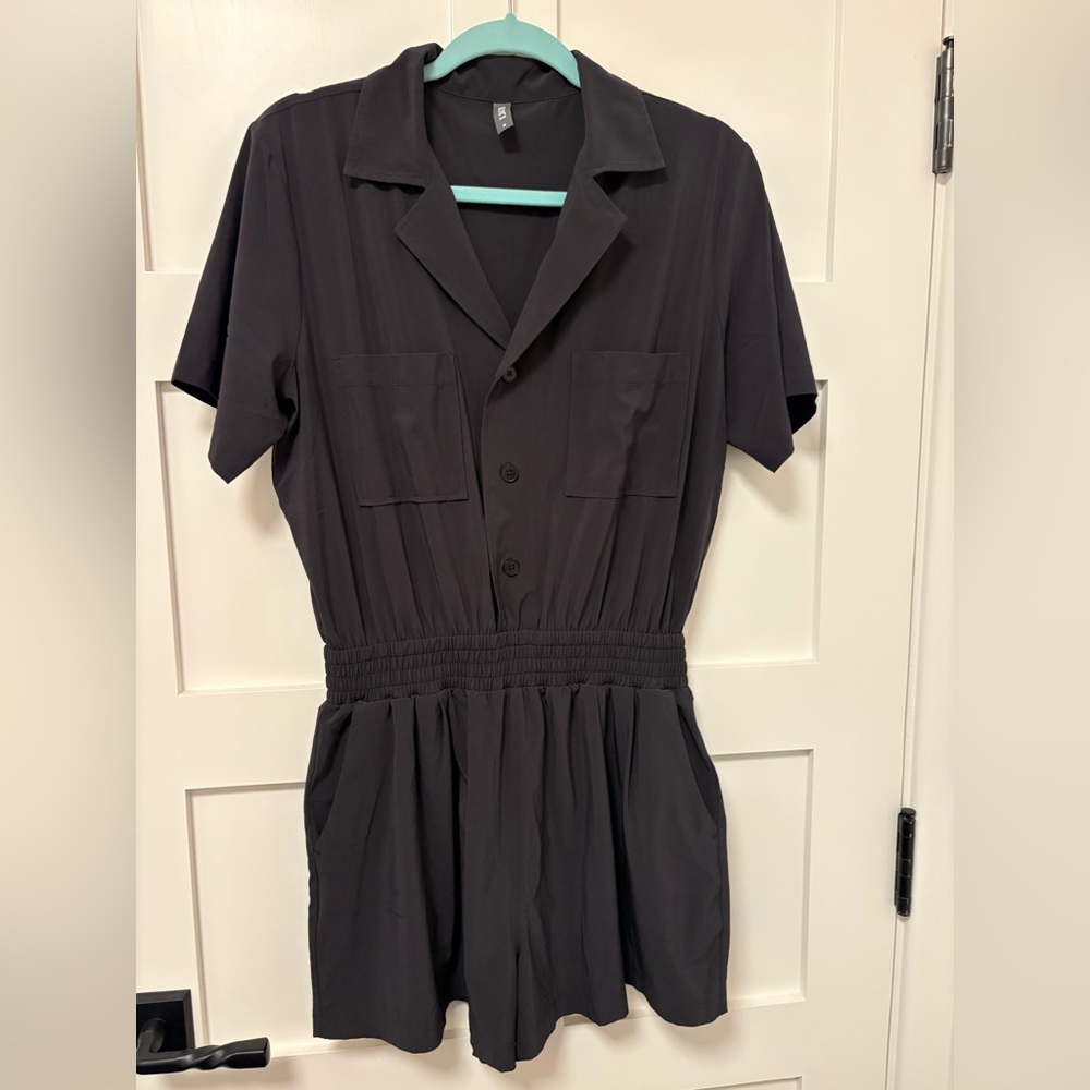 Vuori Charcoal Women’s Short Romper Size M.